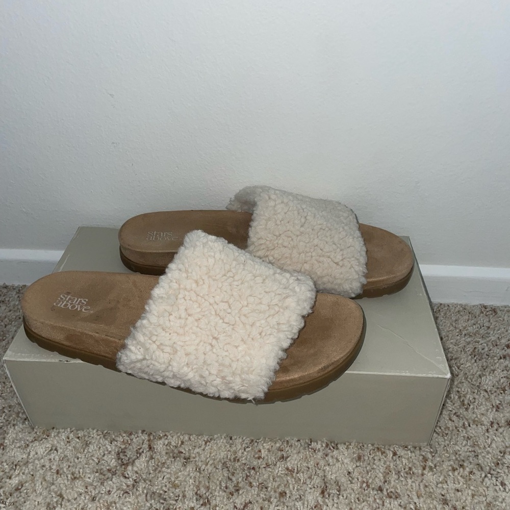 All the Stars Above fuzzy sandals. Size 10